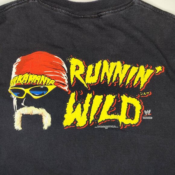 Vintage Hulk Hogan T Shirt WWE Hulkamania Runnin’ Wild Tee Size Large - Picture 1 of 7